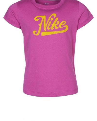 Nike Performance DASH Tshirt med tryck Ljusrosa från Nike Performance, Kortärmade träningströjor