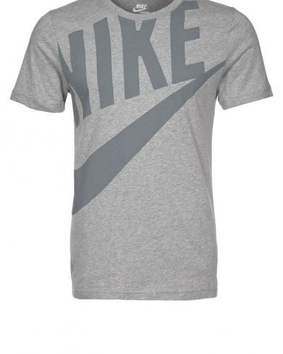 Nike Performance EXPLODED FUTURA Tshirt med tryck Grått från Nike Performance, Kortärmade träningströjor