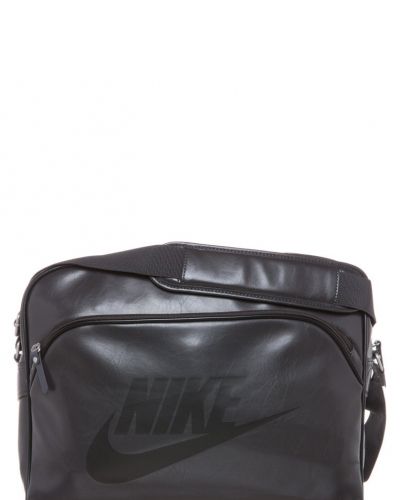 Heritage axelremsväska från Nike Sportswear, Axelremsväskor