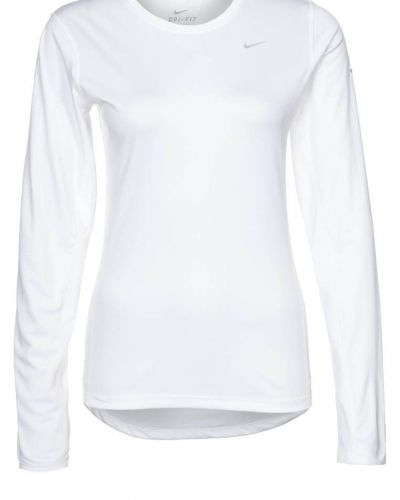 Nike Performance MILER Tshirt långärmad Vitt från Nike Performance, Långärmade Träningströjor
