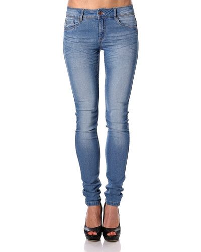 JACQUELINE de YONG jeans Jacqueline de Yong blandade jeans till dam.