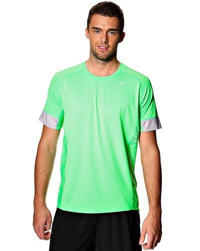 Nike Technical SS T-shirt från Nike, Kortärmade träningströjor