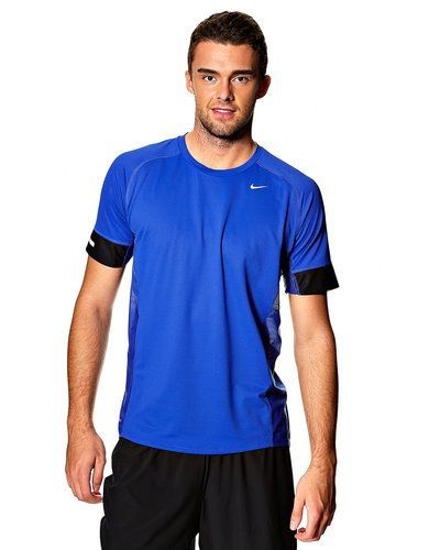 Nike Technical SS T-shirt från Nike, Kortärmade träningströjor