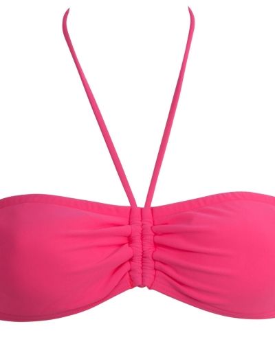 Till tjejer från Panos Emporio, en rosa bikini.
