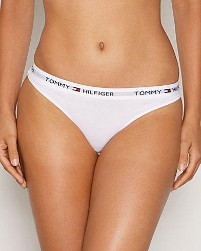 Till tjejer från Tommy Hilfiger Underwear, en vit stringtrosa.