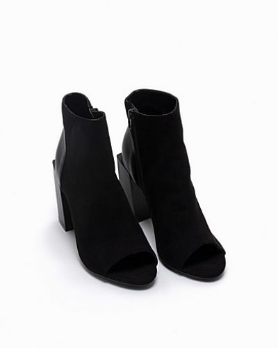 Nly Shoes Geometric Heel Bootie