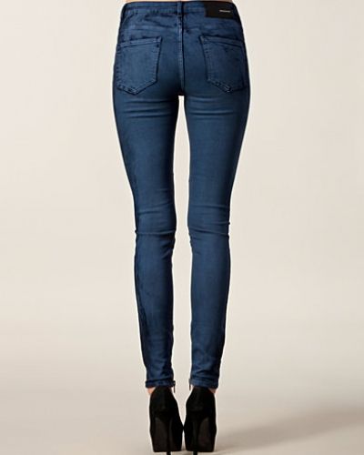 BLK DNM slim fit jeans till dam.