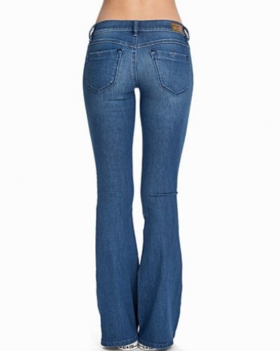 Bootcut jeans från Diesel till tjejer.