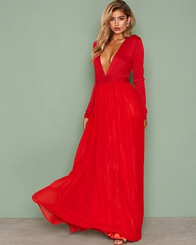 Röd långärmad klänning från Nly Eve