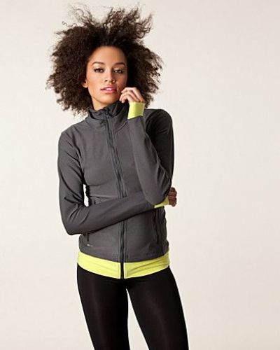 Nike Poly Legend Jacket. Traning håller hög kvalitet.