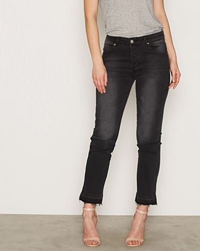 Till dam från Anine Bing, en svart straight leg jeans.
