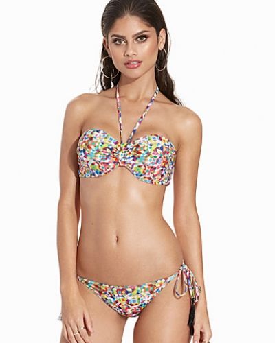 Till tjejer från Hot Anatomy, en flerfärgad bikini.